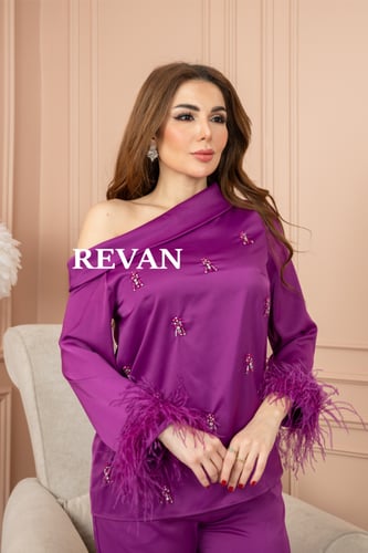 طقم مكون من بلوزة بنطلون بتصميم عصري فريد