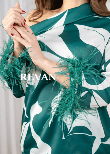 طقم راقٍ بتصميم عصري ولمسات فاخرة