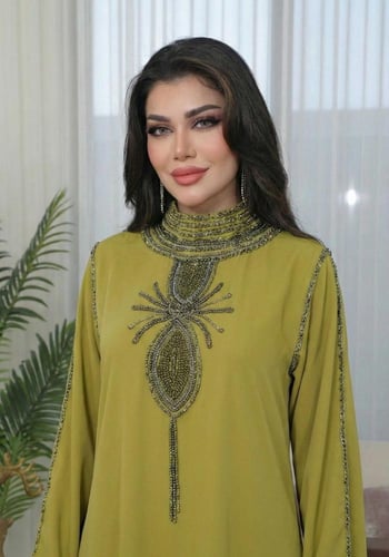 جلابية رمضانية فاخرة مطرزة بقصة انسيابية من ريڤــا...