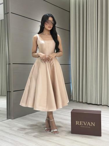 فستان ميدي بقصة واسعة من ريڤــان