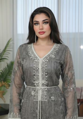 جلابية رمضانية مطرزة بتفاصيل أنيقة وقصة انسيابية م...