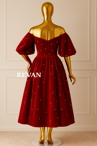 فستان مخمل مزين بالكرستال