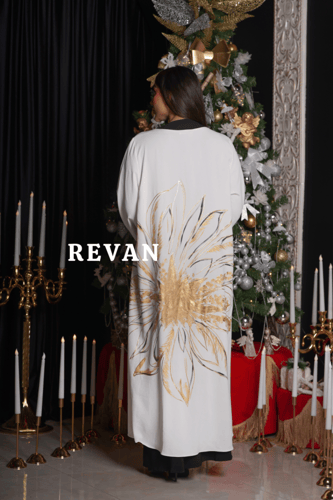 بشت مميز بتفاصيل أنيقة وتصميم ملفت