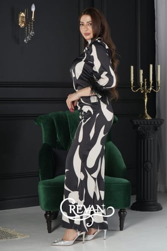 طقم نسائي قماش ستان مزين بريش ناعم