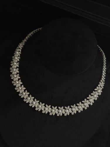 عقد لولو ناعم