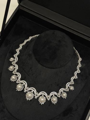 عقد لولو ملكي