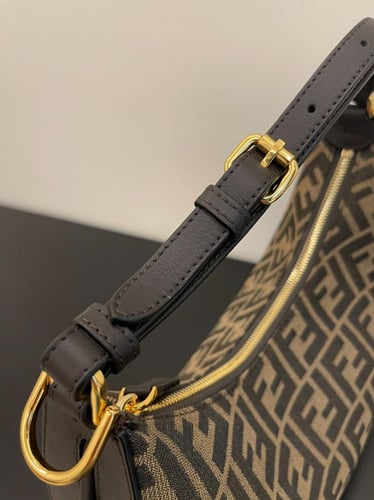 فندي Fendigraphy Small مقاس 29cm