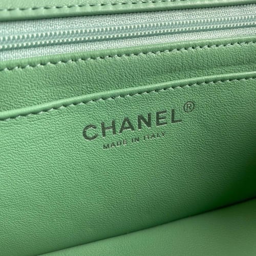 شانيل كلاسيك ميني جلد لامب سكن مقاس 20cm