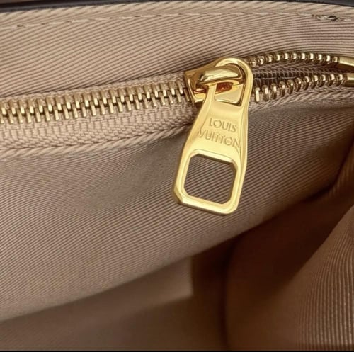 Louis Vuitton Cluny mini