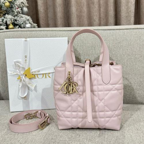 Toujours Dior size 18.5cm