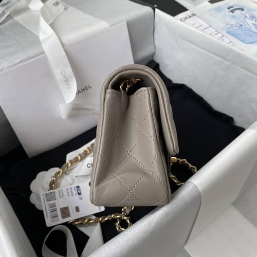 شانيل كلاسيك ميني جلد لامب سكن مقاس 20cm