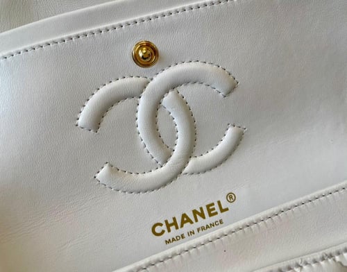 شانيل كلاسيك سمول جلد لامب سكن مقاس 23cm