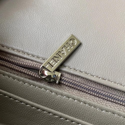 شانيل كلاسيك ميني جلد لامب سكن مقاس 20cm