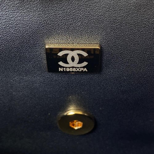 شانيل كلاسيك ميني جلد (كافيار) مقاس 20cm