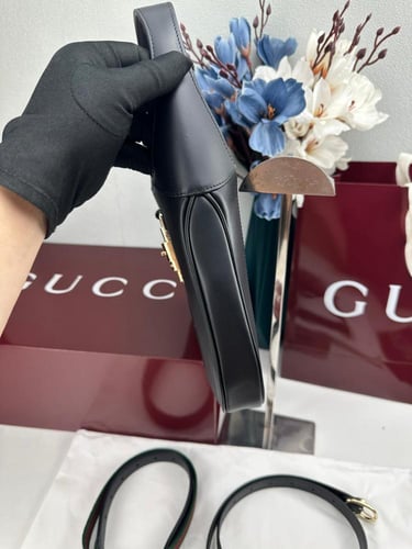 حقيبة قوتشي GUCCI JACKIE متوسطة الحجم