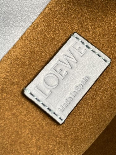 Loewe Flamenco Medium