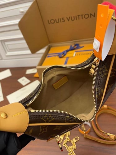 لويس فيتون Loop Bag