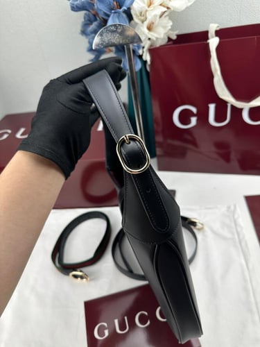 حقيبة قوتشي GUCCI JACKIE متوسطة الحجم