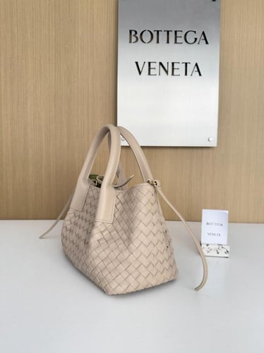 بوتيقا Small Pinacoteca مقاس 24cm