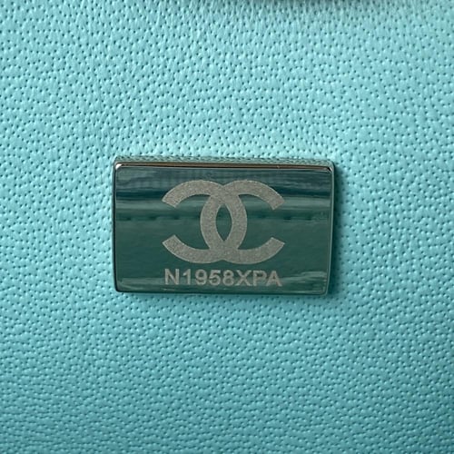 شانيل كلاسيك ميني جلد (كافيار) مقاس 20cm