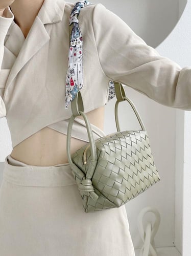 بوتيقا Top Handle Loop