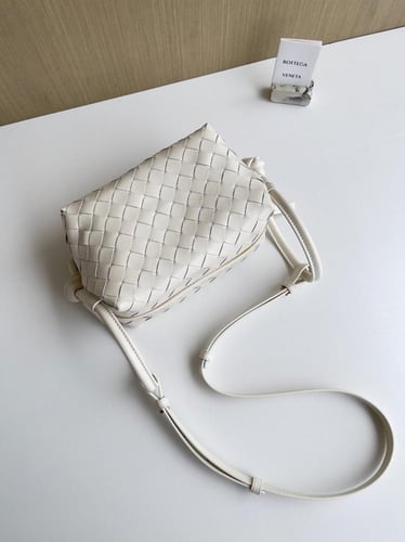 بوتيقا Top Handle Loop