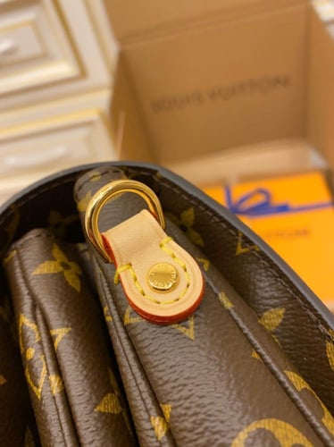 لويس فيتون Pochette Métis
