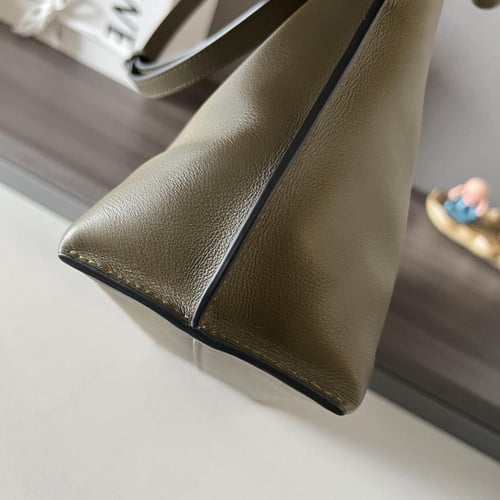 Loewe Flamenco Medium