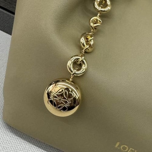 Loewe Small Squeeze bag