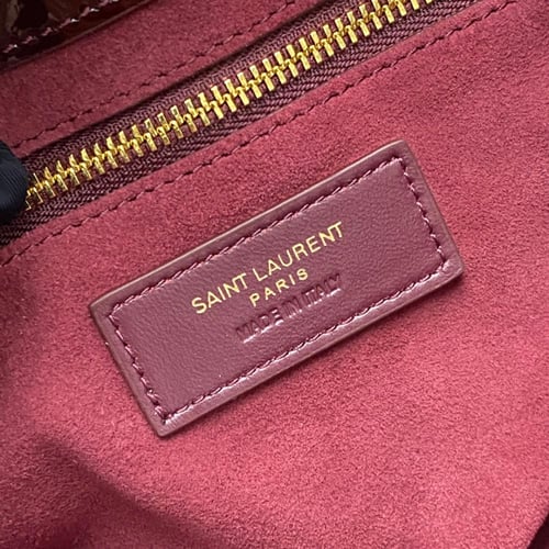 YSL LE 5 A 7 جلد لامع