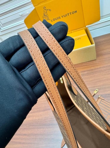 لويس فيتون نيفرفول Neverfull Inside Out MM