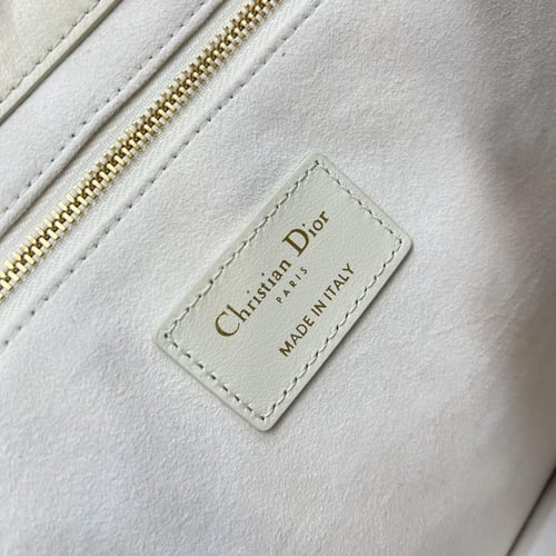 ديور بوك توت صغير