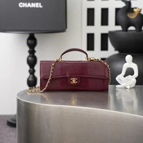 شانيل كلاتش CHANEL Clutch with Chain جلد ليزرد