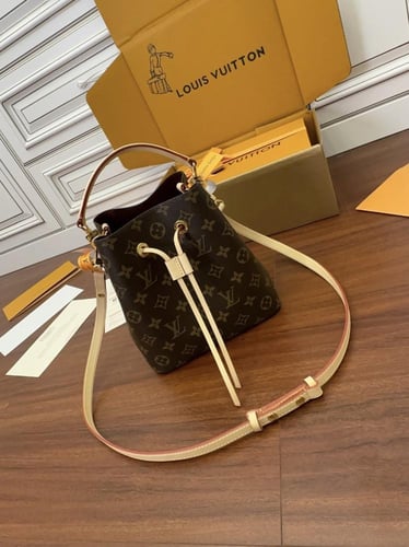 لويس فيتون Neonoe BB