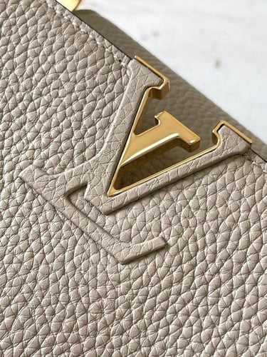 Louis Vuitton Capucines BB