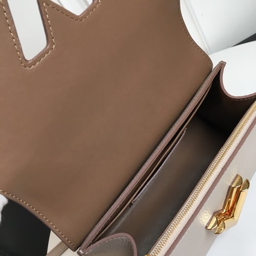 لويس فيتون Twist One Handle PM