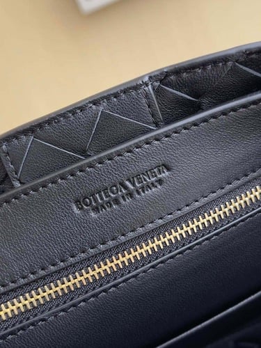 بوتيقا andiamo سمول