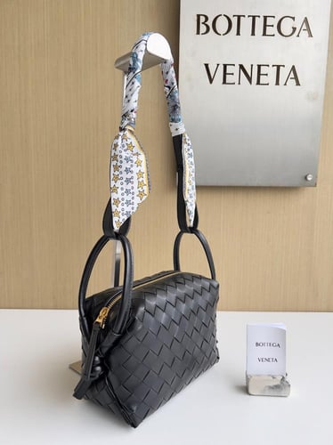 بوتيقا Top Handle Loop