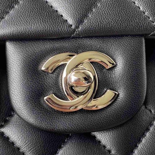 شانيل كلاسيك سمول جلد لامب سكن مقاس 23cm