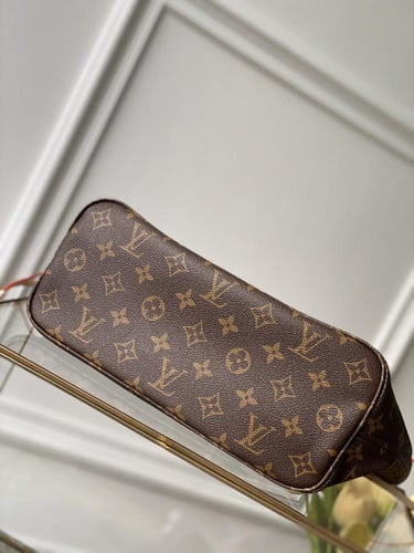 لويس فيتون Neverfull PM