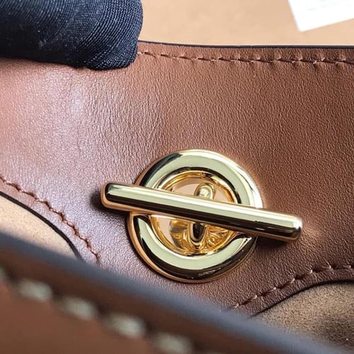 Gucci Padlock medium Shoulder Bag حجم ميديم