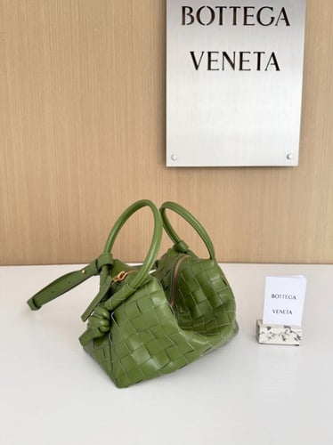 بوتيقا Top Handle Loop