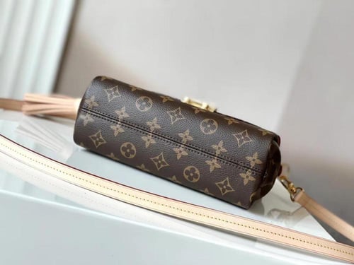 لويس فيتون croisette مقاس 24 سم