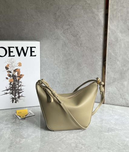 LOEWE Hammock hobo Mini