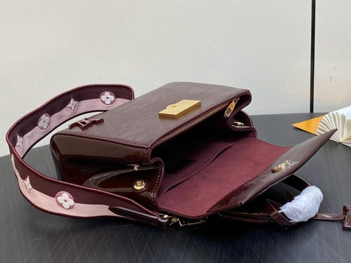 لويس فيتون cluny mini كلوني ميني عنابي