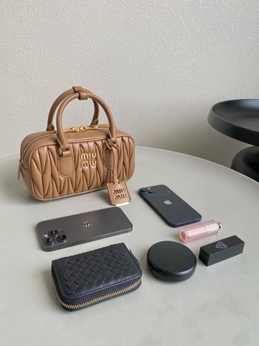 ميو ميو miu miu Arcadie 22cm