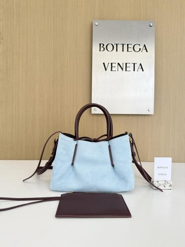 بوتيقا Small Pinacoteca مقاس 24cm