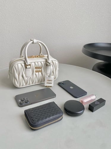 ميو ميو miu miu Arcadie 22cm