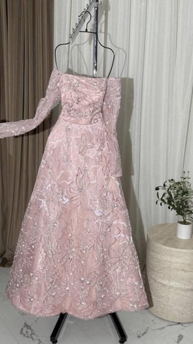 فستان سهره فخم وردي