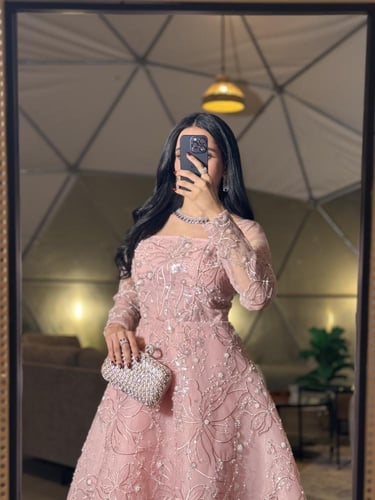 فستان سهره فخم وردي